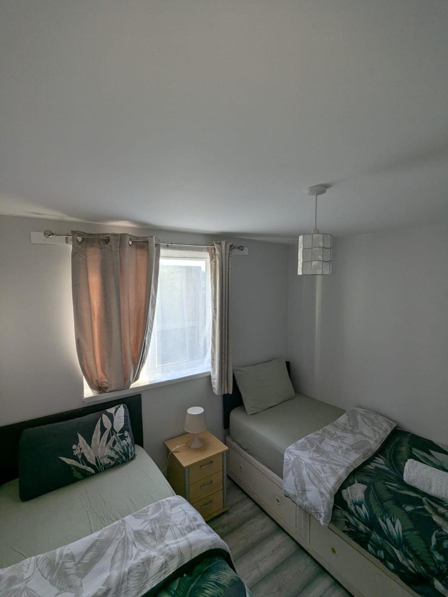 A&A Apartment Basildon Nevendon Ngoại thất bức ảnh