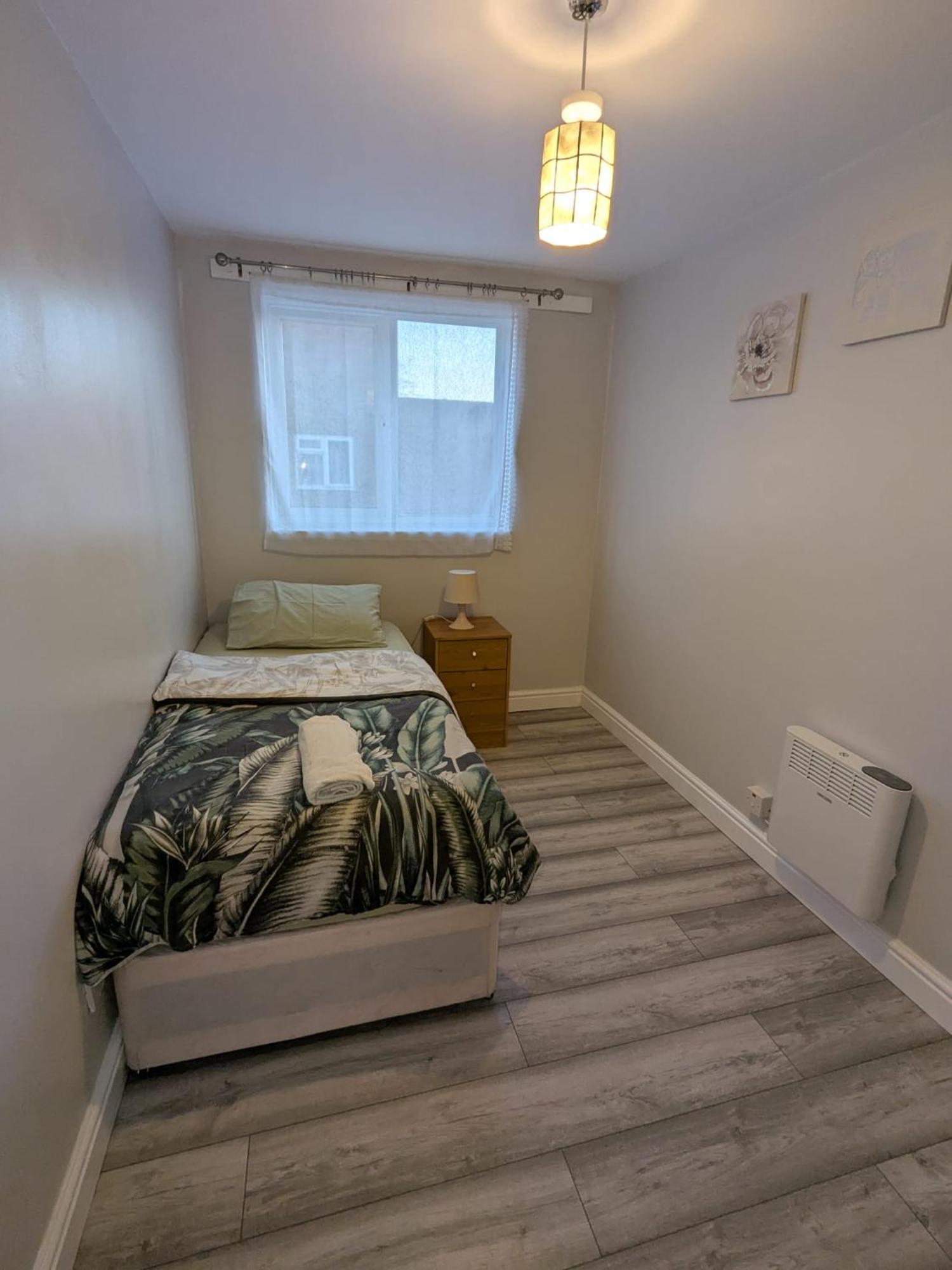A&A Apartment Basildon Nevendon Ngoại thất bức ảnh