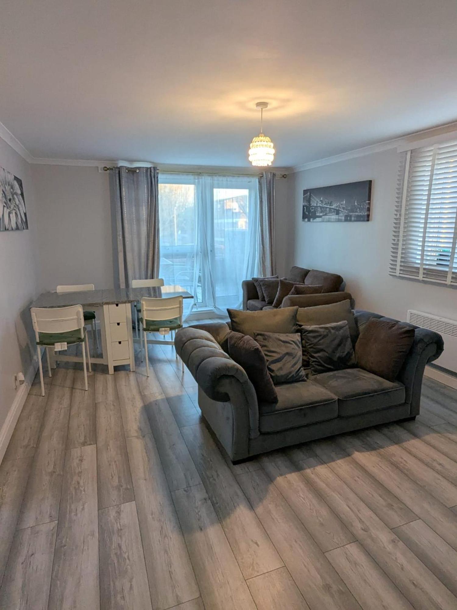 A&A Apartment Basildon Nevendon Ngoại thất bức ảnh
